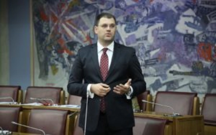 Neisplaćivanje plata i penzija moguće jedino u slučaju sloma javnih finansija
