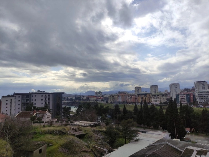 Sjutra oblačno, popodne intenzivnije padavine