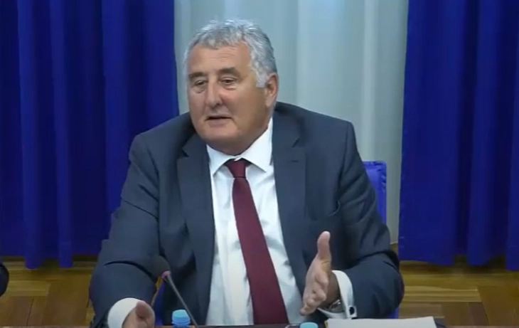Popraviti materijalni položaj sudija i obezbijediti uslove za rad sudova