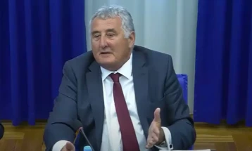 Popraviti materijalni položaj sudija i obezbijediti uslove za rad sudova