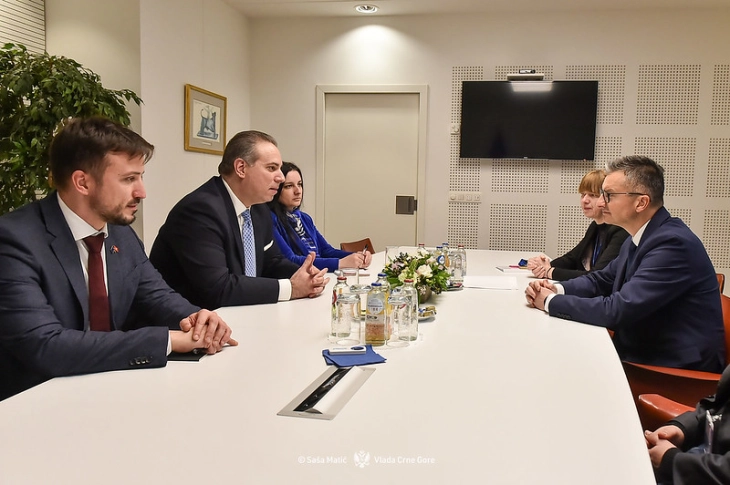 Šarec: Smiriti tenzije u društvu i okrenuti se razgovoru