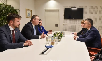Šarec: Smiriti tenzije u društvu i okrenuti se razgovoru