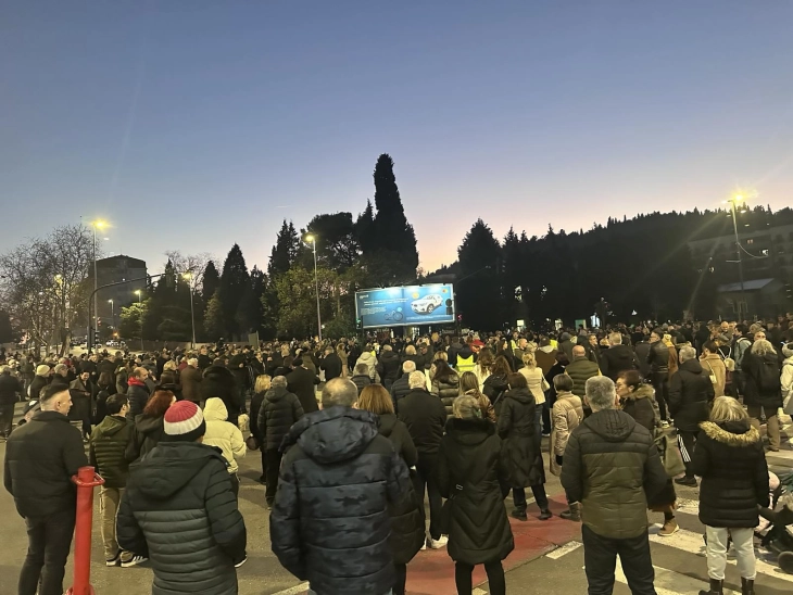 Završena blokada u Podgorici, sjutra okupljanje kod Maksim zgrade