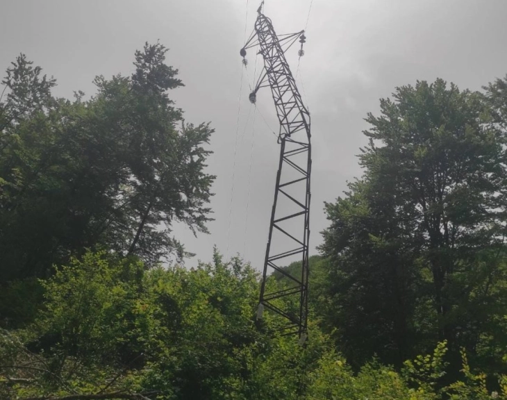 Brojni ispadi na elektromreži zbog nevremena na sjeveru