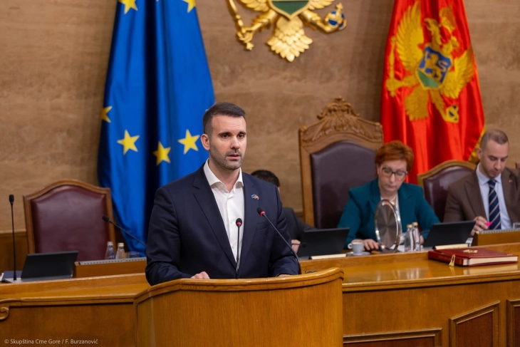 Zaduživanje samo za vraćanje starih dugova i za kapitalne investicije
