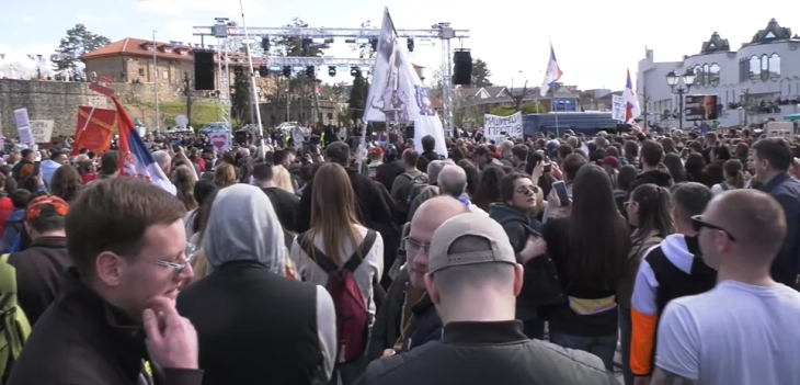 Protest studenata u Novom Pazaru, drugi dan okupljanja pristalica vlasti u Beogradu