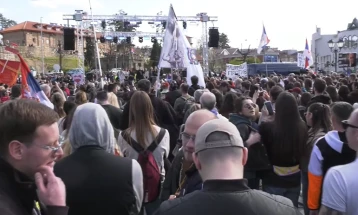 Protest studenata u Novom Pazaru, drugi dan okupljanja pristalica vlasti u Beogradu
