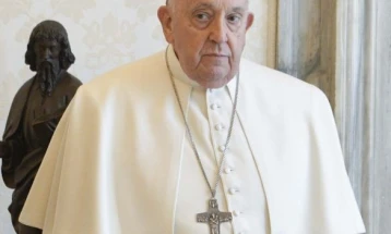 Preminuo papa Franjo