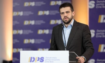 Nikolić: Ostavka Radović jedini racionalni potez