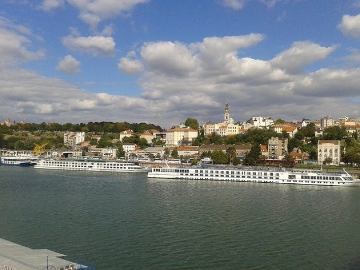 Okupljeni na Slaviji odali poštu stradalima u Novom Sadu