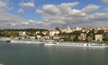 Okupljeni na Slaviji odali poštu stradalima u Novom Sadu