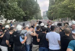 Završen protest, građani i policija se sukobili dva puta