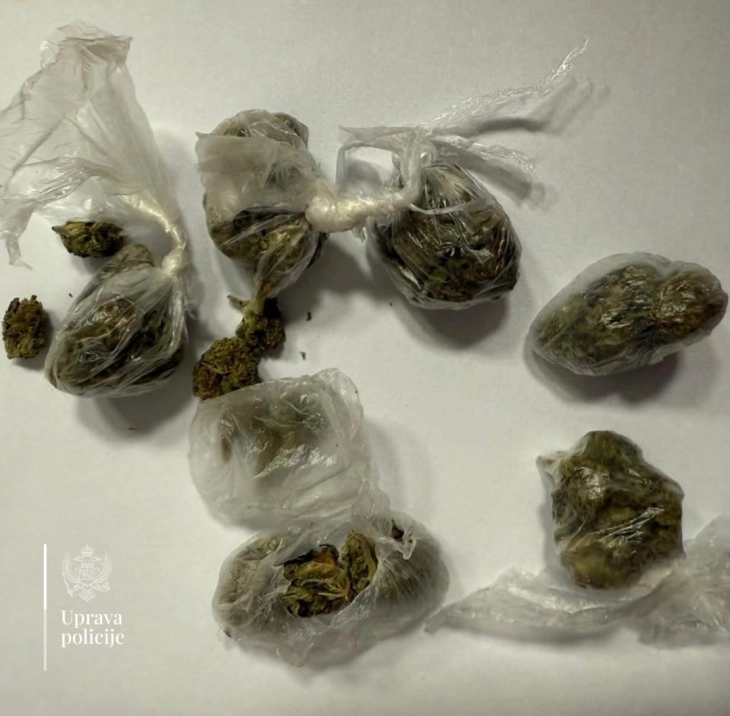 Kod mladića pronađena marihuana namijenjena prodaji
