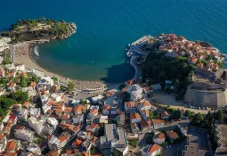 U tuči u Ulcinju teško povrijeđen mladić, uhapšeno devet osoba