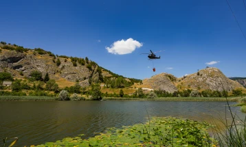 Helikopter VCG gasio požar u selu Duži
