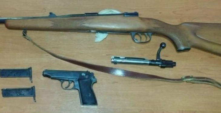 Pretresi u više opština, zaplijenjeno oružje i droga
