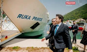 Abazovic: Ferry service brings in more money than EPCG 