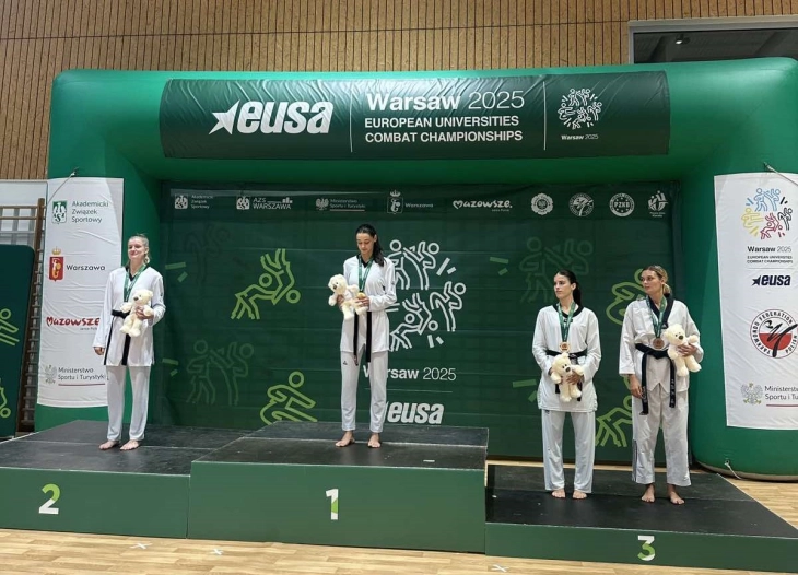 Bronzana medalja Andrei Komatini