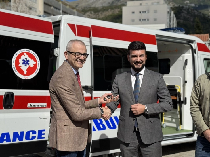 Novo sanitetsko vozilo i medicinska oprema za jedinicu ZHMP u Budvi