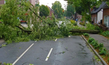 Tornado pogodio oblast sjeverno od Pariza, jedna osoba poginula