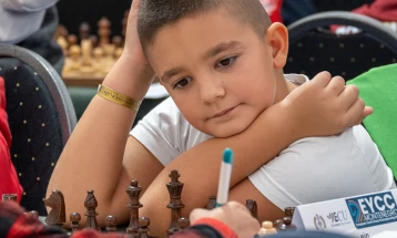 Agić crnim figurama do pobjede