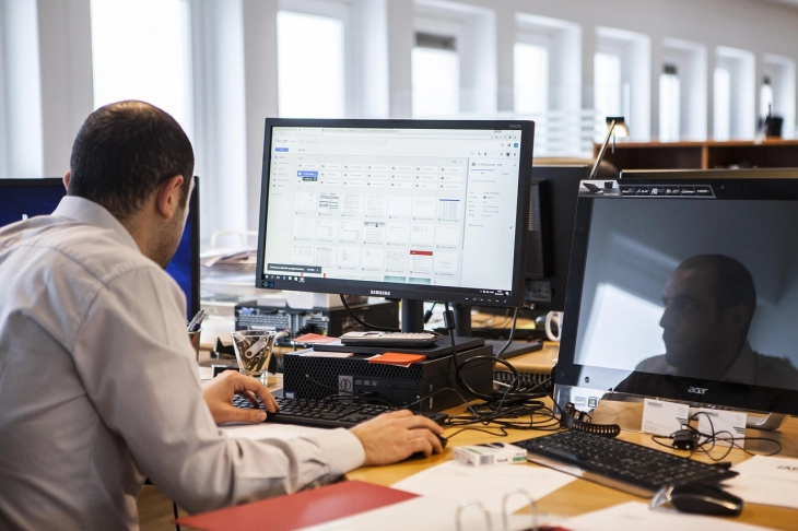 Monstat: More companies with websites 