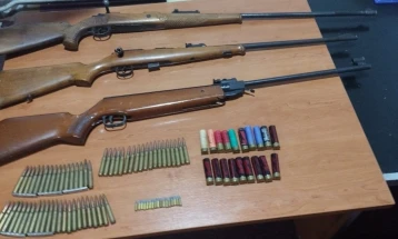 Policija pretresala devet lokacija, pronađeno oružje i droga