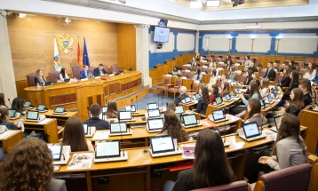 Mandić: Bezbjednost mladih na internetu pitanje od globalnog značaja