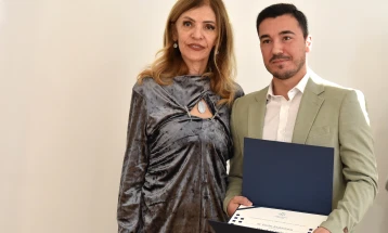 Radinović nagrađen za posebne zasluge u oblasti medicine