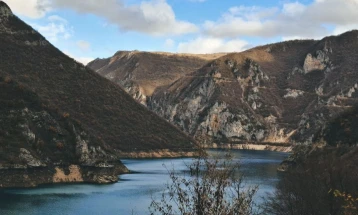 Na jugu pretežno sunčano, na sjeveru oblačno