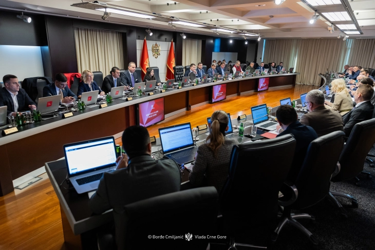 Vlada: Umjesto 31 cent dizel skuplji svega četiri centa