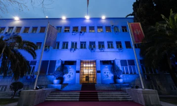 Zgrada Skupštine osvijetljena plavom bojom povodom Svjetskog dana osoba sa autizmom