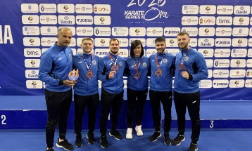 Kata timu bronzana medalja u La Korunji
