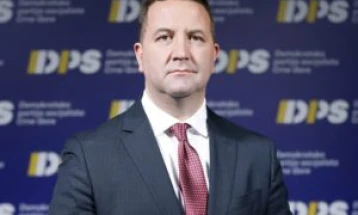 Eraković: Funkcije i privilegije učinile ono što istorijske činjenice nijesu mogle decenijama