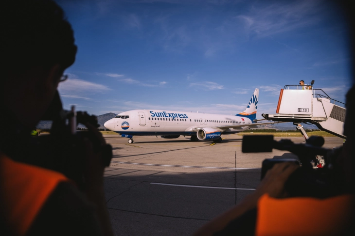 Otvorena avio-linija Podgorica - Antalija