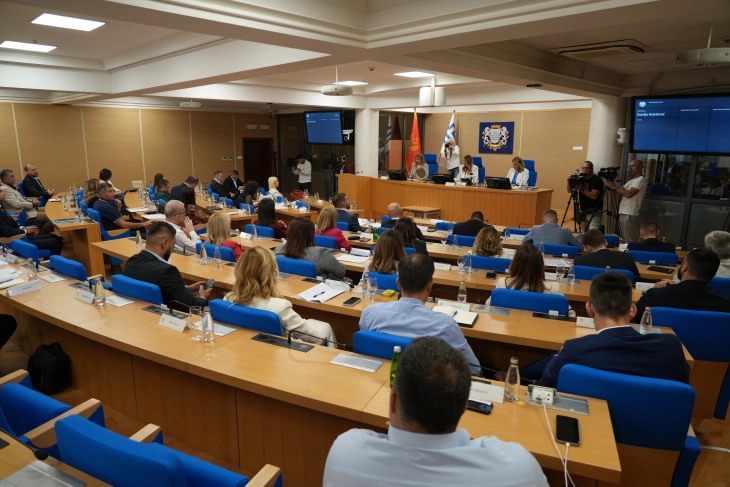 Opozicija: Izborom Perića sprečava se prinudna uprava; PES: Formirana nova koalicija u Podgorici