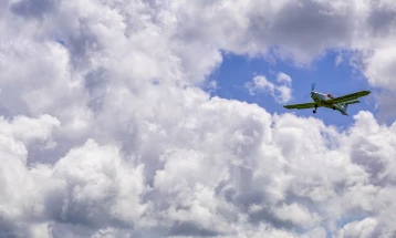 Sportski avion udario u najvišu zgradu u Pekingu, poginuo pilot