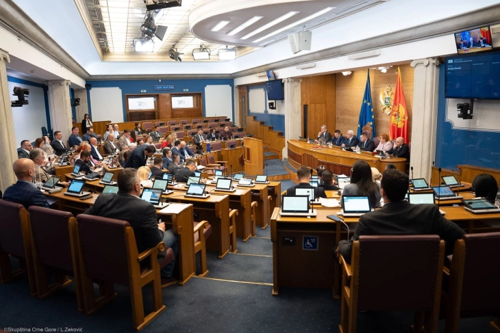 Završen prvi dan rasprave o izmjenama Ustava, opozicija traži odgovor na ponuđenu platformu o izlasku iz krize 