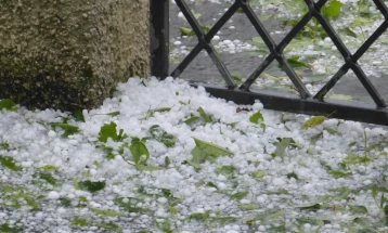 Nevrijeme pogodilo više gradova Crne Gore